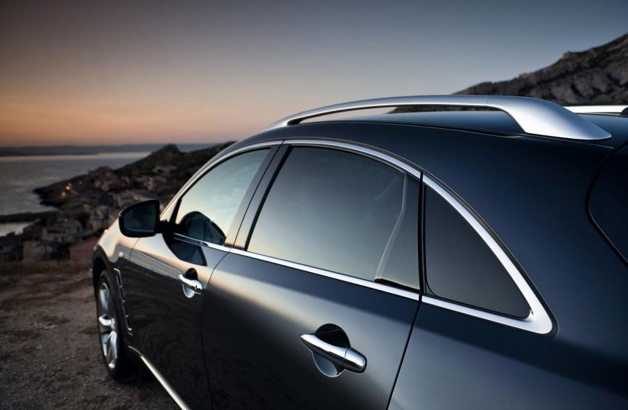  Infiniti FX37 2009 года  (фото 18 из 24)